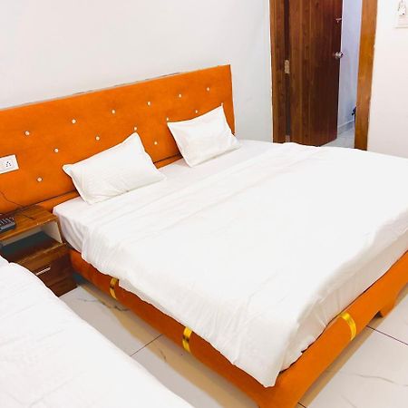 Hotel Shree Kedar Palace Ujjain Esterno foto