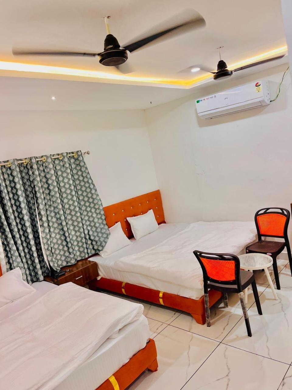 Hotel Shree Kedar Palace Ujjain Esterno foto