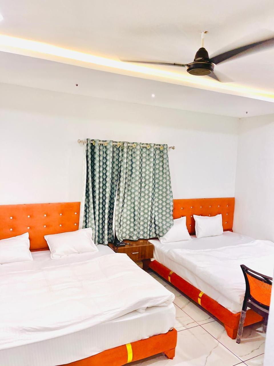 Hotel Shree Kedar Palace Ujjain Esterno foto