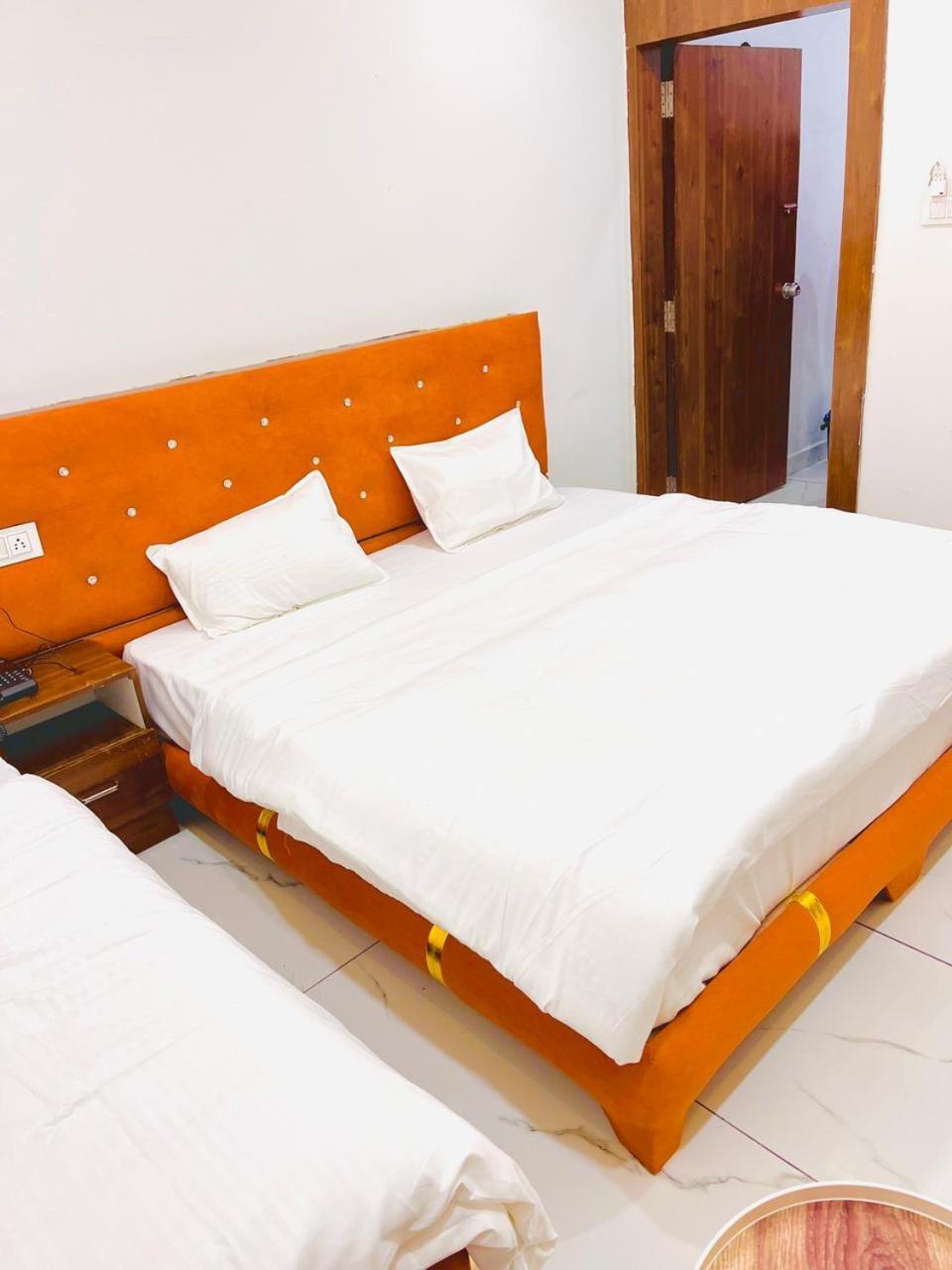 Hotel Shree Kedar Palace Ujjain Esterno foto